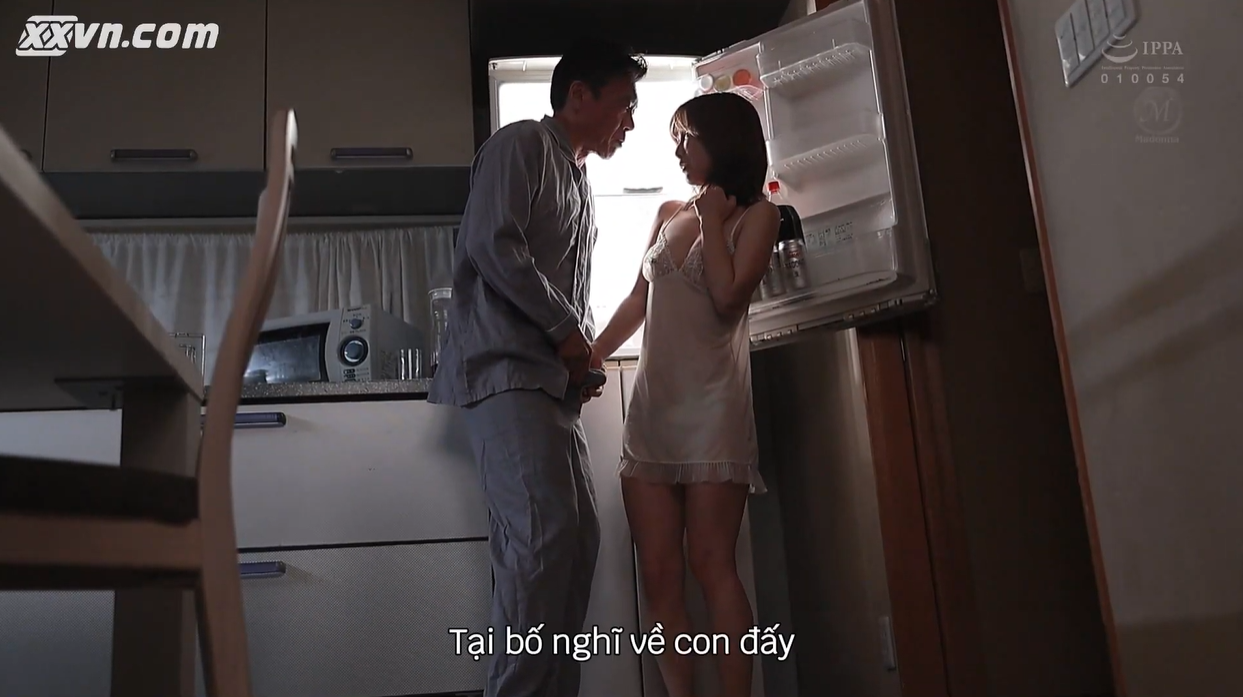 Bố chồng quan tâm con dâu không được thoả mãn nên đã giúp đỡ